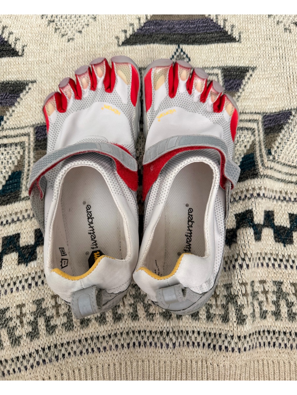 Vibram FiveFingers V-Train white & red shoes
